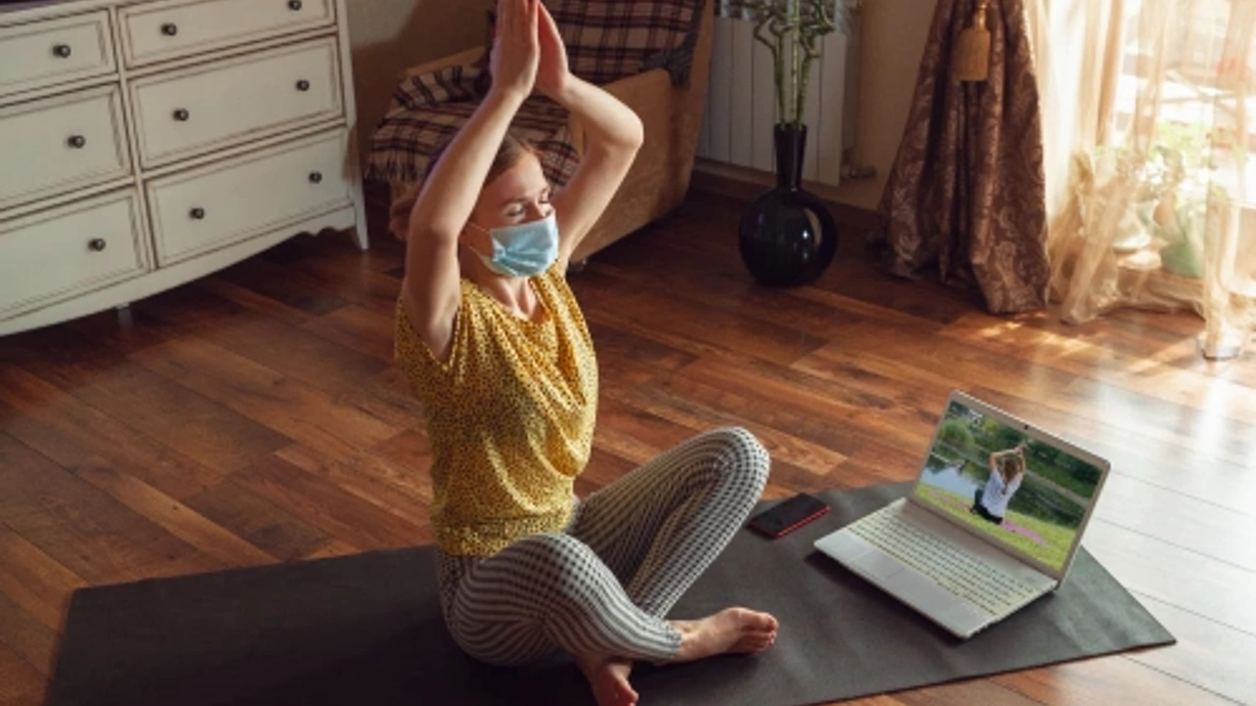 5-Minute Yoga Routine to Quiet Your Mind Anytime, Anywhere