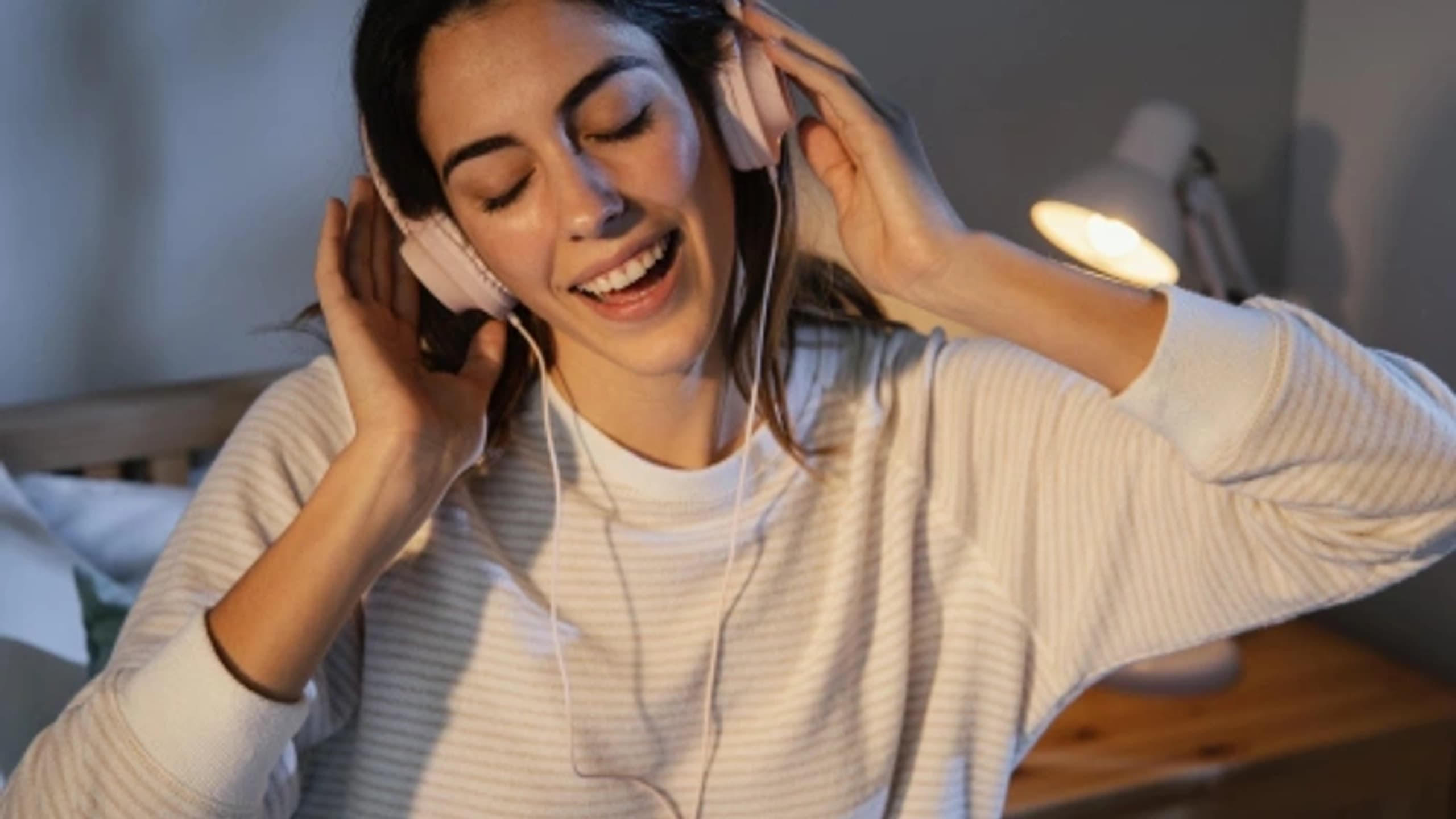 Tips for Using Music to Help with Sleep and Relaxation