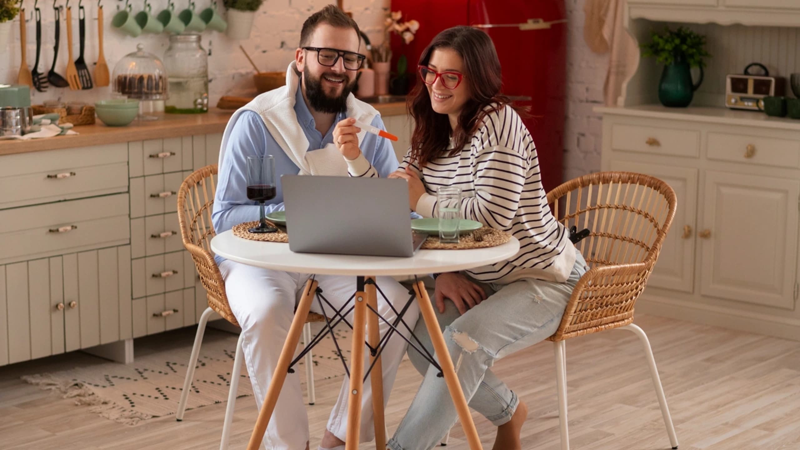 From Home Offices to Hubs: The Evolution of Online Co-Working for Entrepreneurs